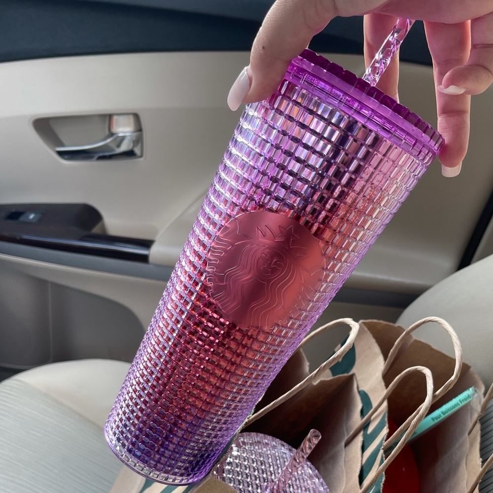 STARBUCKS Summer Iridescent Berry Cup 2021